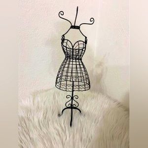 Metal centerpiece dress form 10 count